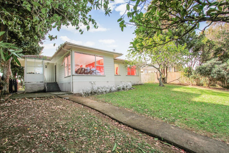 6 Kenton Lane, Mangere, Auckland - Carousel 1