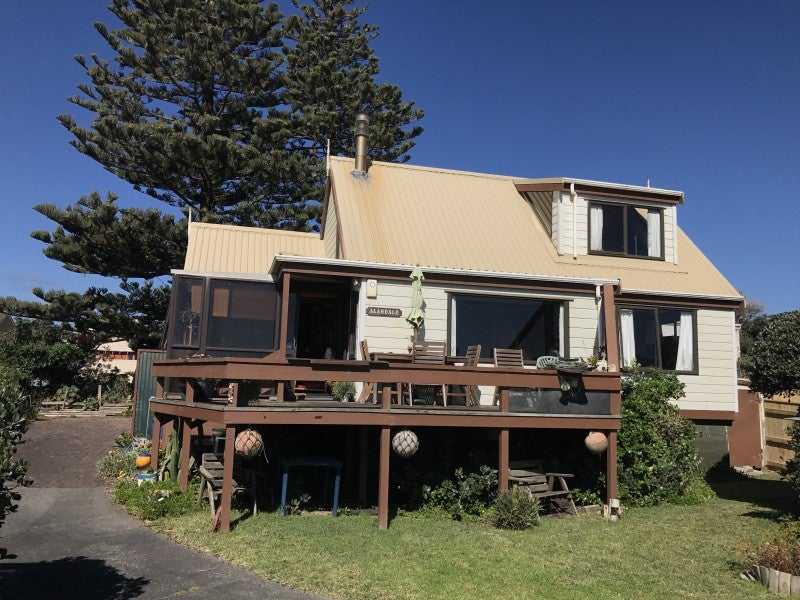 90 Marine Parade, Otaki Beach, Otaki - Carousel 26