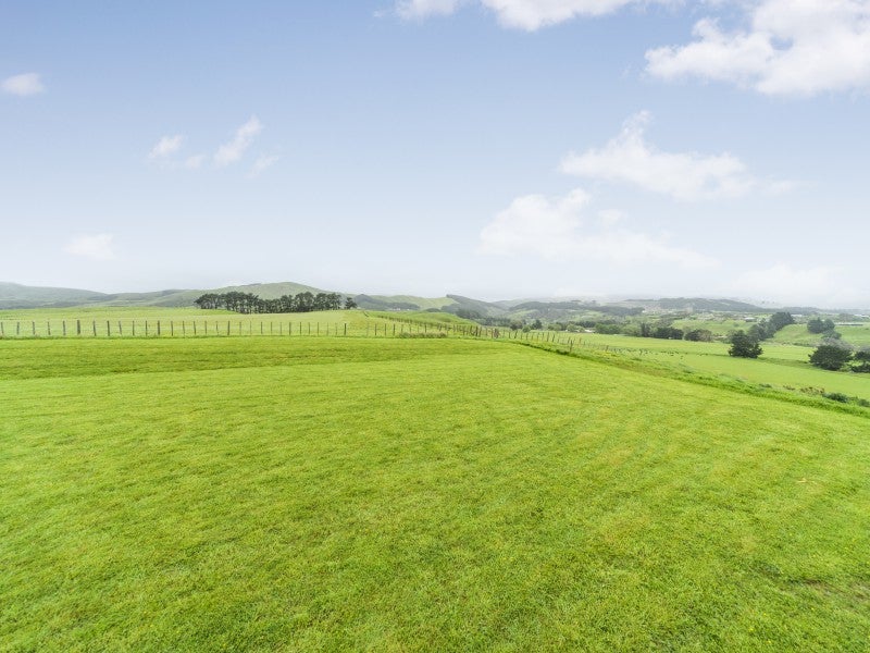 38 Cyprus Place, Fitzherbert, Palmerston North - Carousel 16