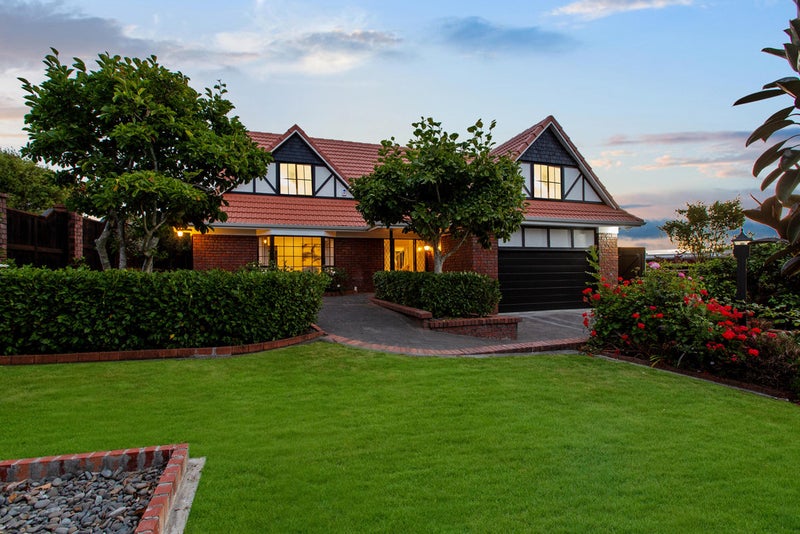 Property Valuation for 27 Pyatt Crescent, Saint Johns, Auckland Trade