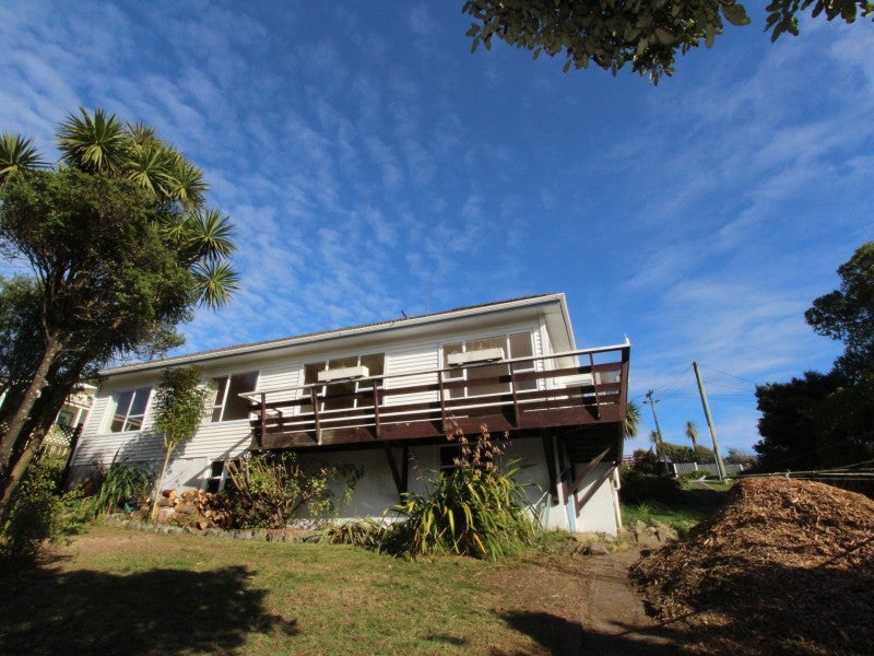 7 Raroa Terrace, Tawa, Wellington - Carousel 15