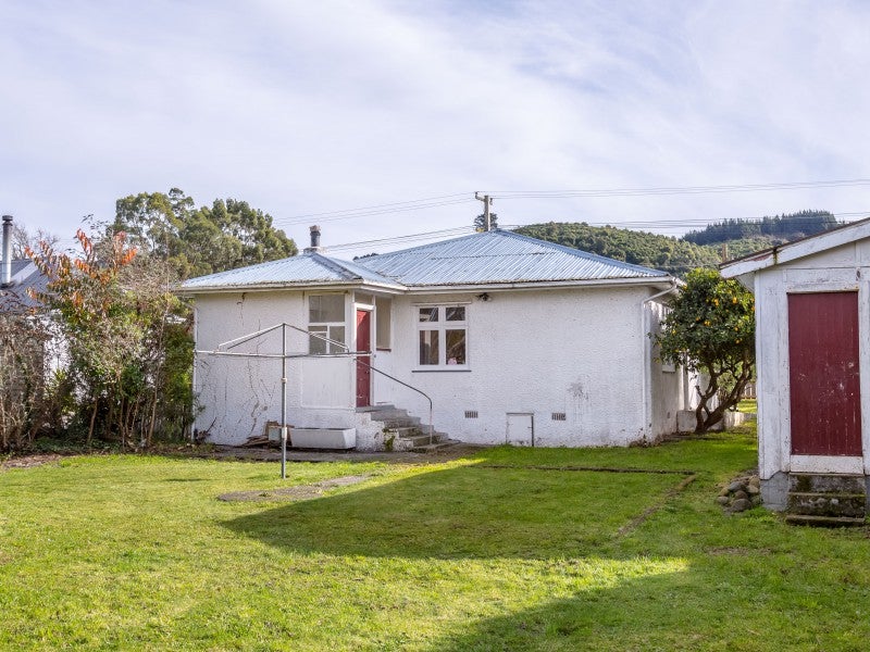 24 Johnston Street, Featherston - Carousel 16