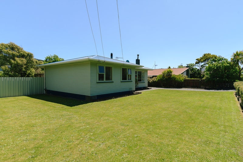 9 Bull Avenue, Wainuiomata, Lower Hutt - Carousel 2