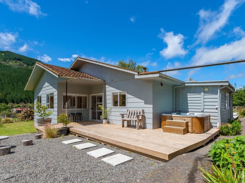 1038 Oio Road, Owhango - Carousel 1