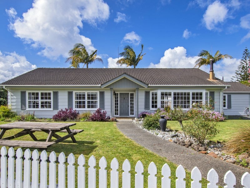 2 Rugby Place, Kamo, Whangarei - Carousel 1