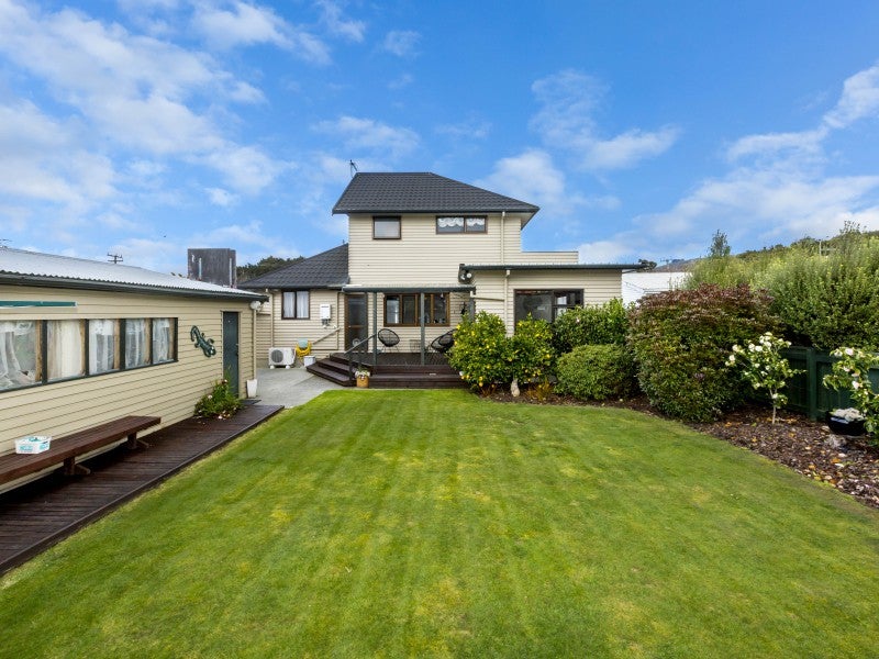 60 Brentwood Street, Trentham, Upper Hutt - Carousel 1
