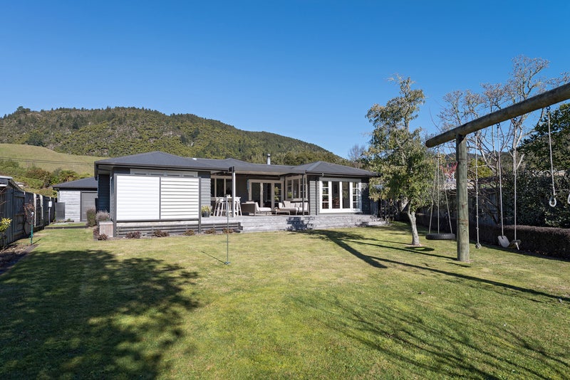4 Benn Road, Lake Okareka, Rotorua - Carousel 2