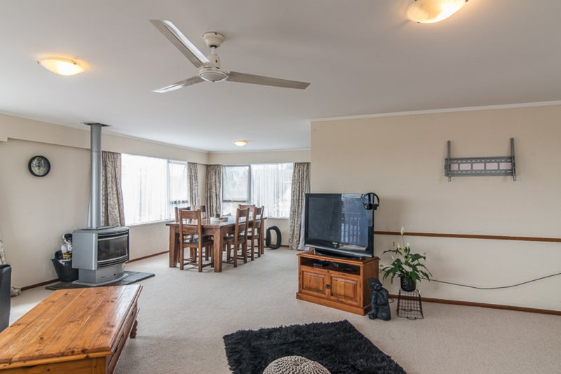 29 Frimley Terrace, Waikanae Beach, Waikanae - Carousel 23