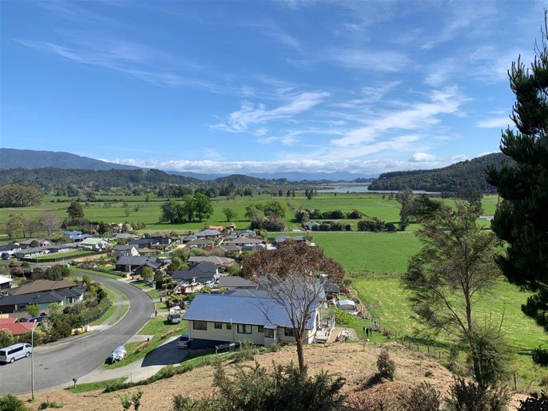 31 Arapeta Place, Takaka - Carousel 1