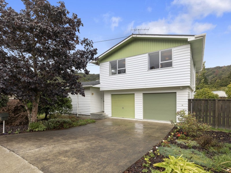 5 George Street, Stokes Valley, Lower Hutt - Carousel 1