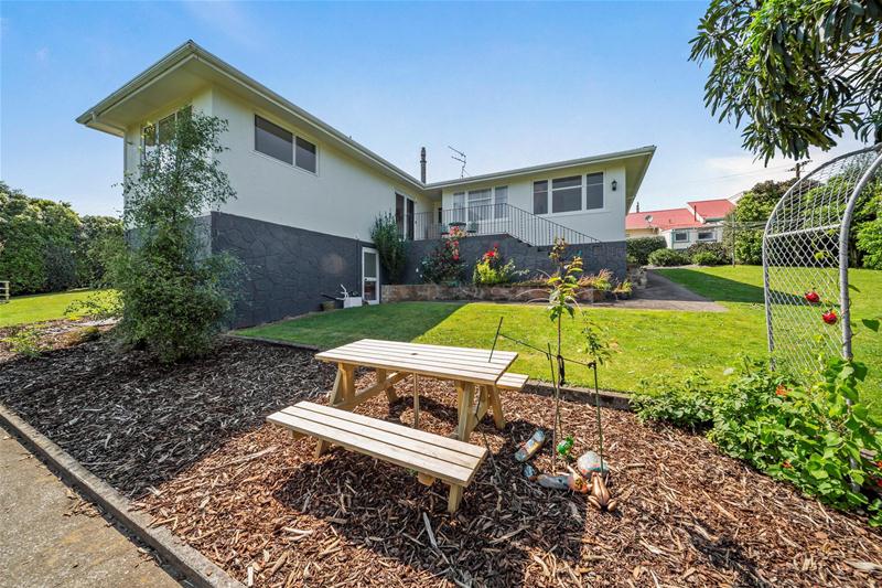 27 Galt Street, Hawera - Carousel 1