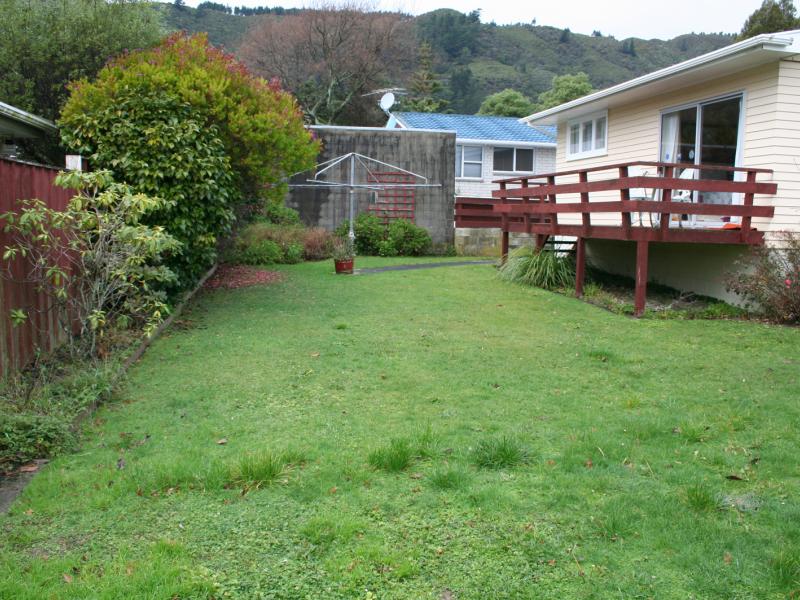 6 Helvetia Grove, Naenae, Lower Hutt - Carousel 11