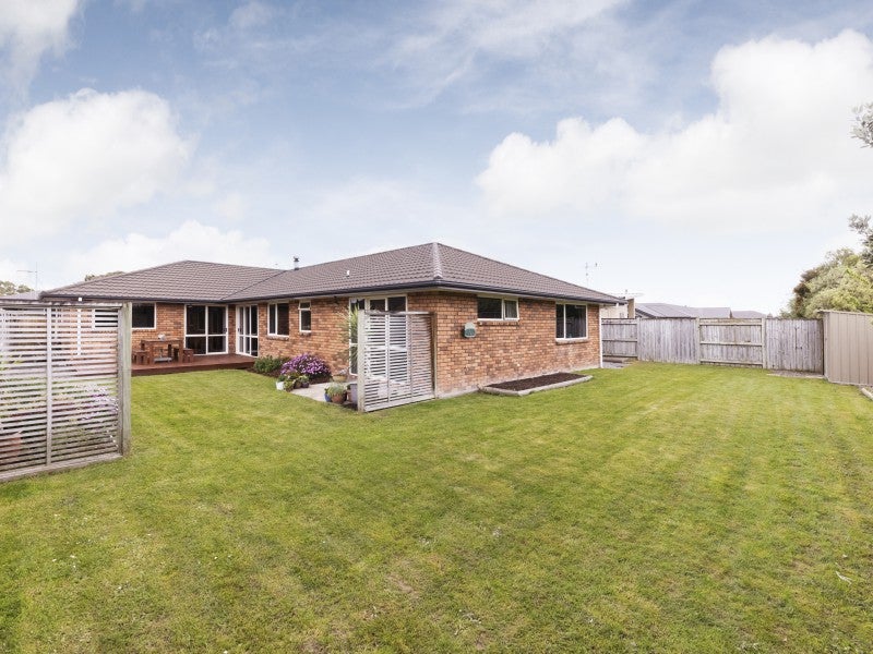 21 Walnut Grove, Kelvin Grove, Palmerston North - Carousel 16