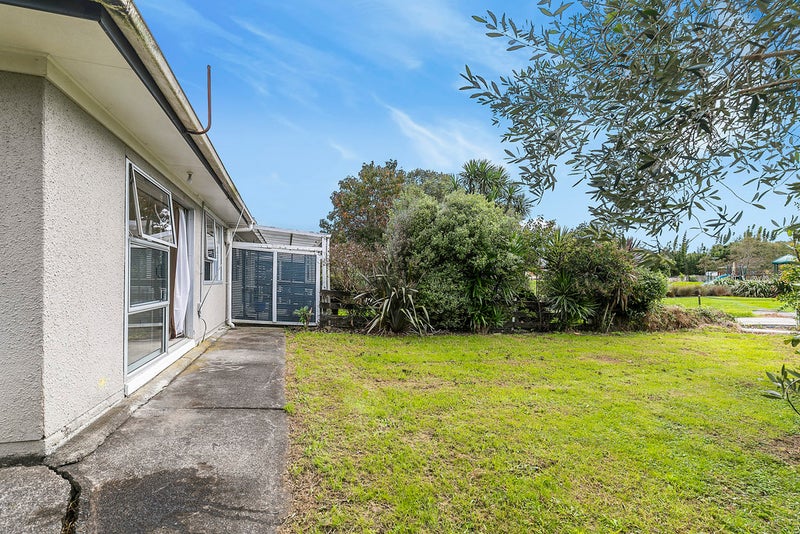 Property Valuation for 4/10 Lavas Place, Mount Wellington, Auckland