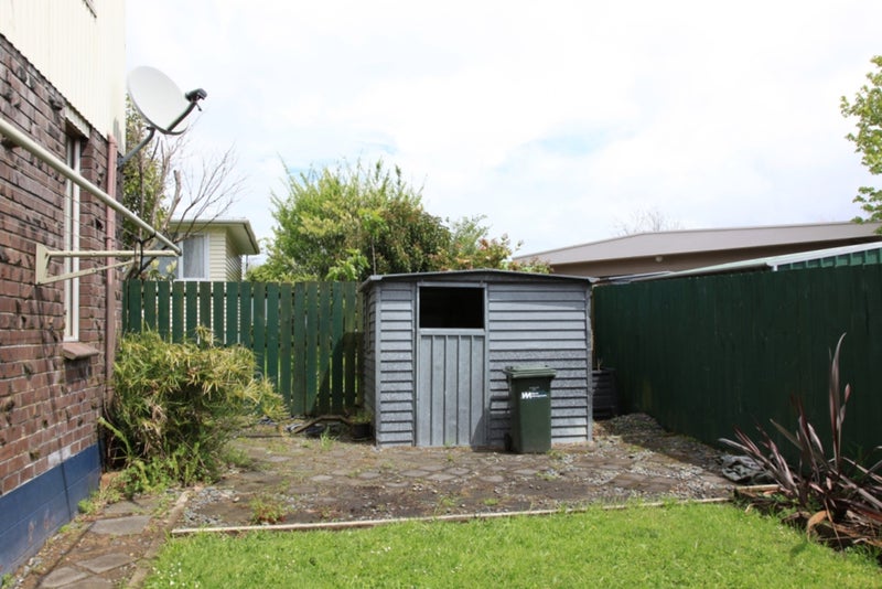 4/90 Lynwood Road, New Lynn, Auckland - Carousel 2