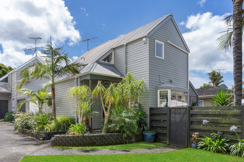1/9 Imogene Way, Half Moon Bay, Auckland - Carousel 1