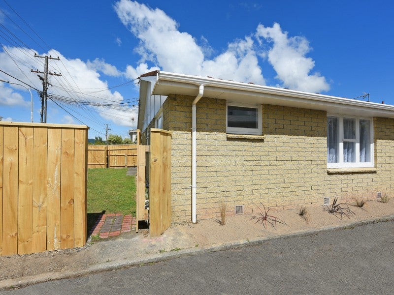 1/62 Ararino Street, Trentham, Upper Hutt - Carousel 13