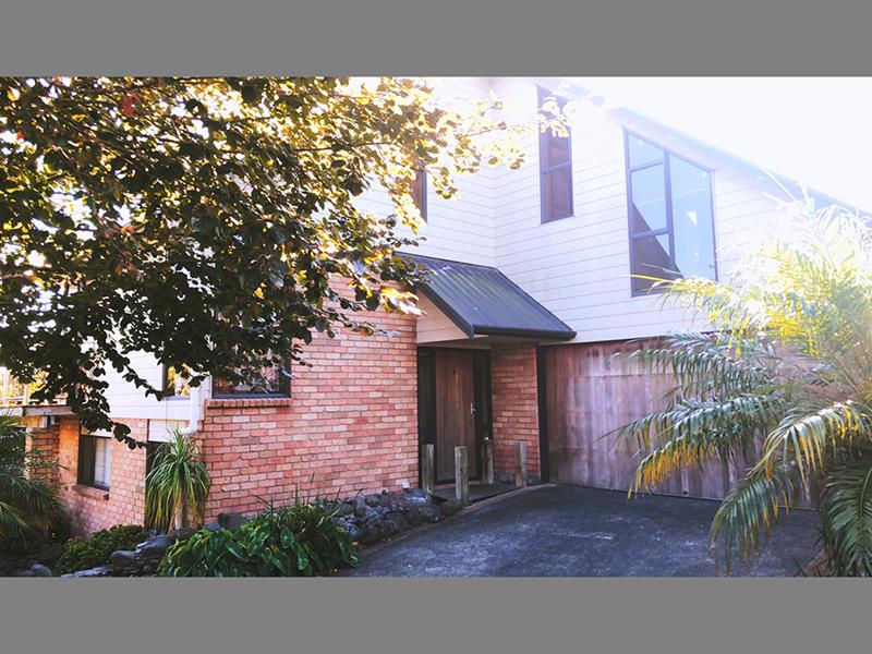 17A Grassways Avenue, Pakuranga, Auckland - Carousel 1