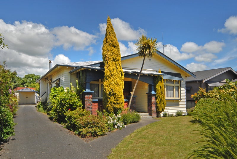 15 Miro Street, Takaro, Palmerston North - Carousel 2