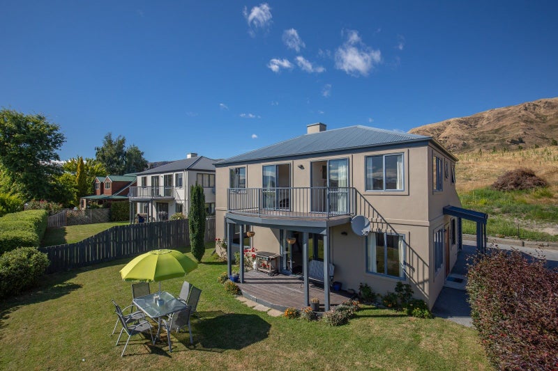 77 Meadowstone Drive, Wanaka - Carousel 1