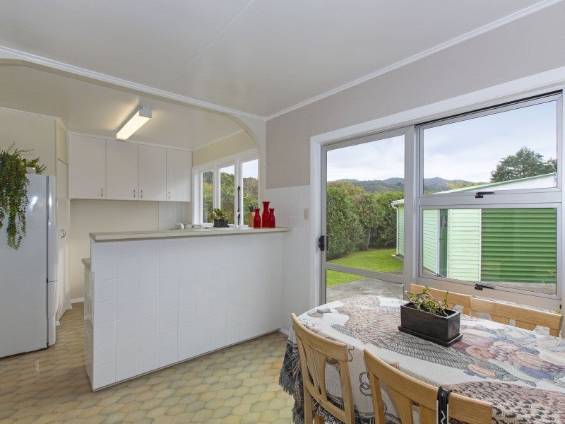 18 Bythell Street, Wainuiomata, Lower Hutt - Carousel 2