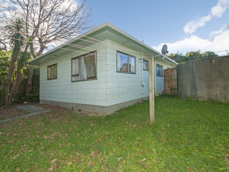 67 Hill Road, Belmont, Lower Hutt - Carousel 1