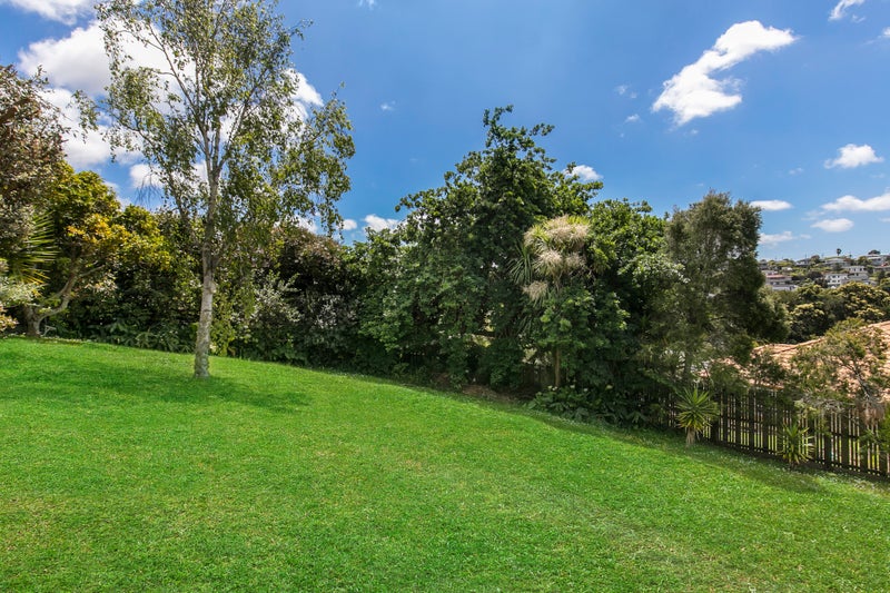 21 Sartors Avenue, Northcross, Auckland - Carousel 19