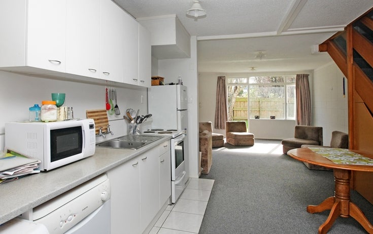 11H Britannia Street, Petone, Lower Hutt - Carousel 1
