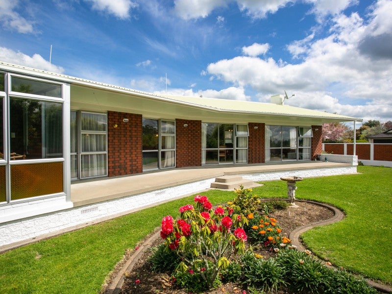 1 Woodstock Crescent, Leamington, Cambridge - Carousel 2