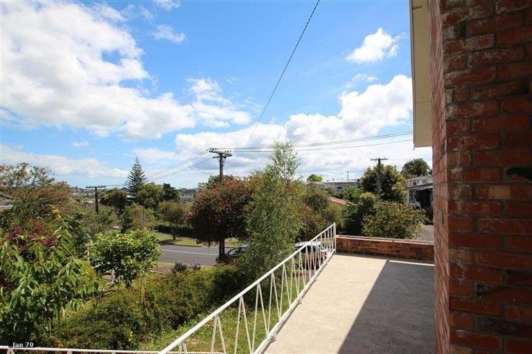16 Laburnum Road, New Windsor, Auckland - Carousel 11