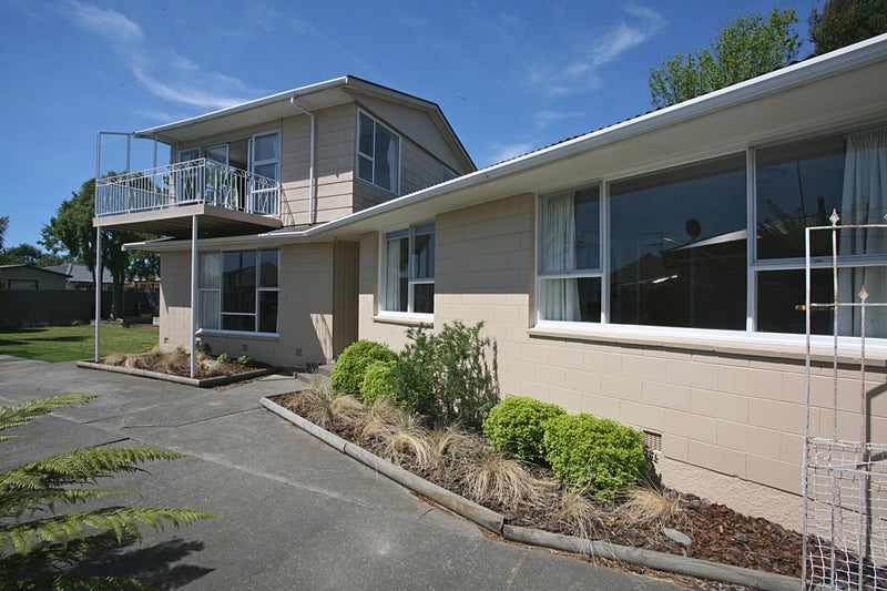 6 Birdling Place, Halswell, Christchurch - Carousel 2