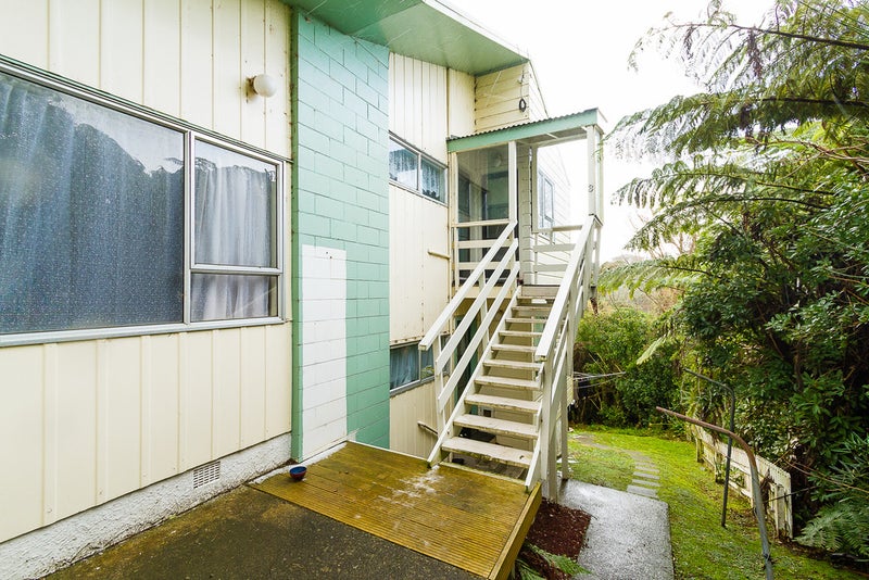 10 Martin Grove, Normandale, Lower Hutt - Carousel 2