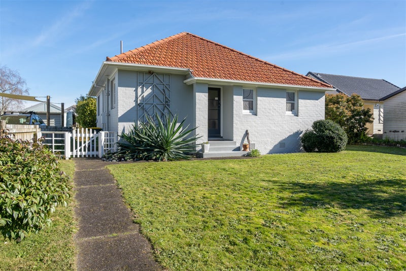 27 Galway Avenue, Hamilton East, Hamilton - Carousel 1