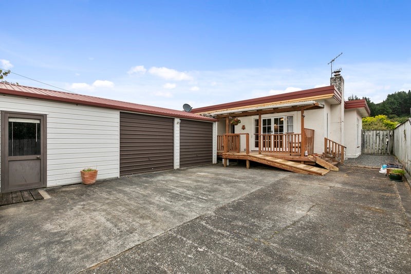 62 Bledisloe Crescent, Wainuiomata, Lower Hutt - Carousel 1