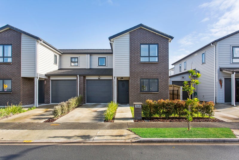 16 Ipukarea Street, Weymouth, Auckland - Carousel 1