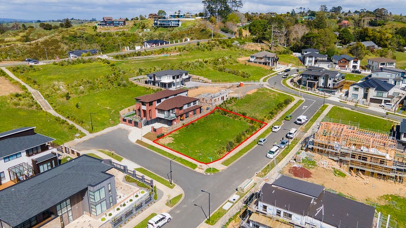 16 Michael Richard Place, East Tāmaki Heights, Auckland - Carousel 1