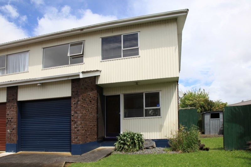 4/90 Lynwood Road, New Lynn, Auckland - Carousel 1
