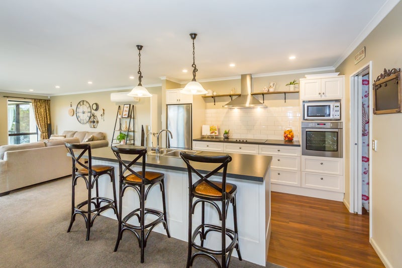 21 Bernice Crescent, Yaldhurst, Christchurch - Carousel 9
