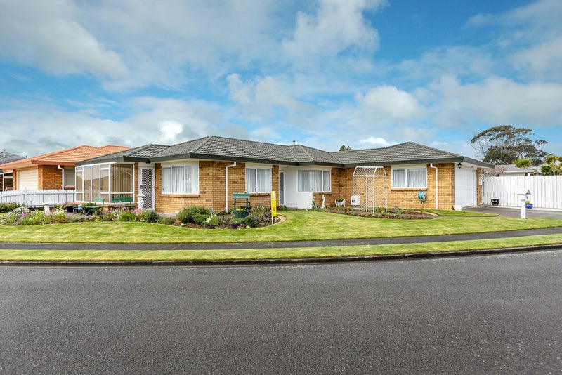 2/9 Waiwera Place, Merrilands, New Plymouth - Carousel 1