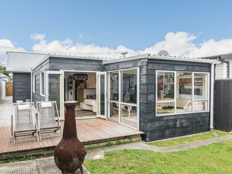24 Monro Street, Seatoun, Wellington - Carousel 1