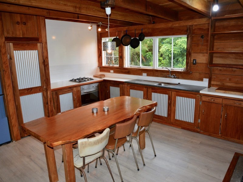 308 Arapito, KARAMEA, Karamea - Carousel 2