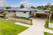 17 Hall Street, Woodville, Tararua, Manawatu / Whanganui