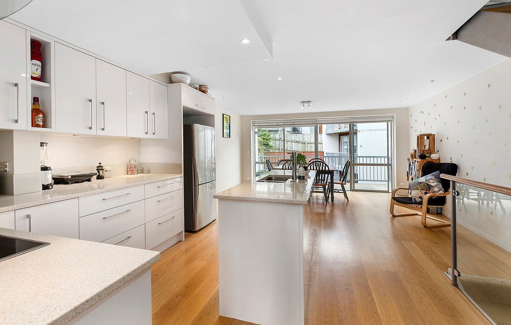 4/142 Onslow Road, Khandallah, Wellington - Carousel 2
