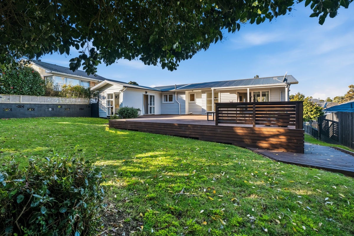 6 Brouder Place, Hillpark, Auckland - Carousel 2