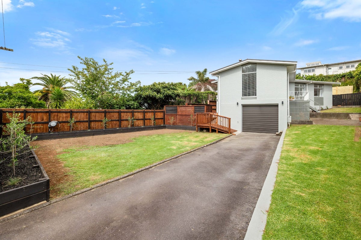 94 Bayly Road, Blagdon, New Plymouth - Carousel 25