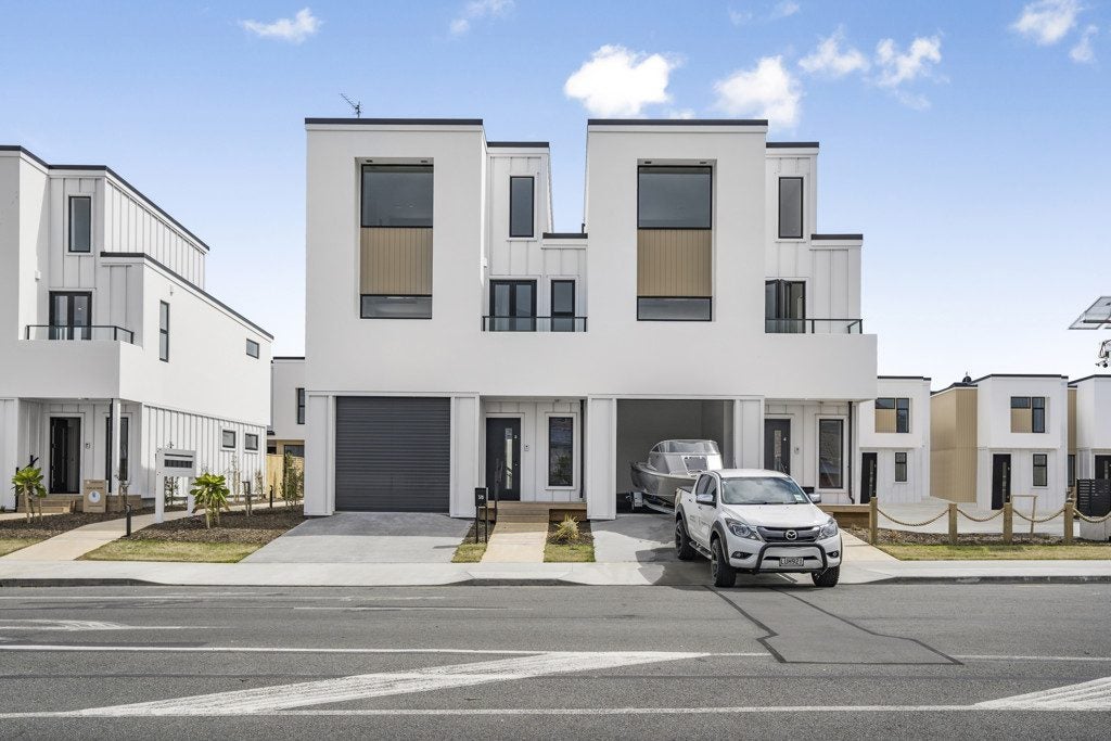 3/10 Pascoe Avenue, Paremata, Porirua - Carousel 1