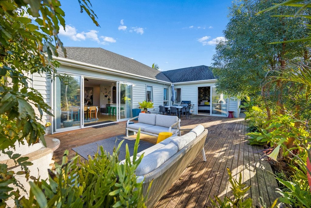 26 Dida Park Drive, Kumeu - Carousel 1