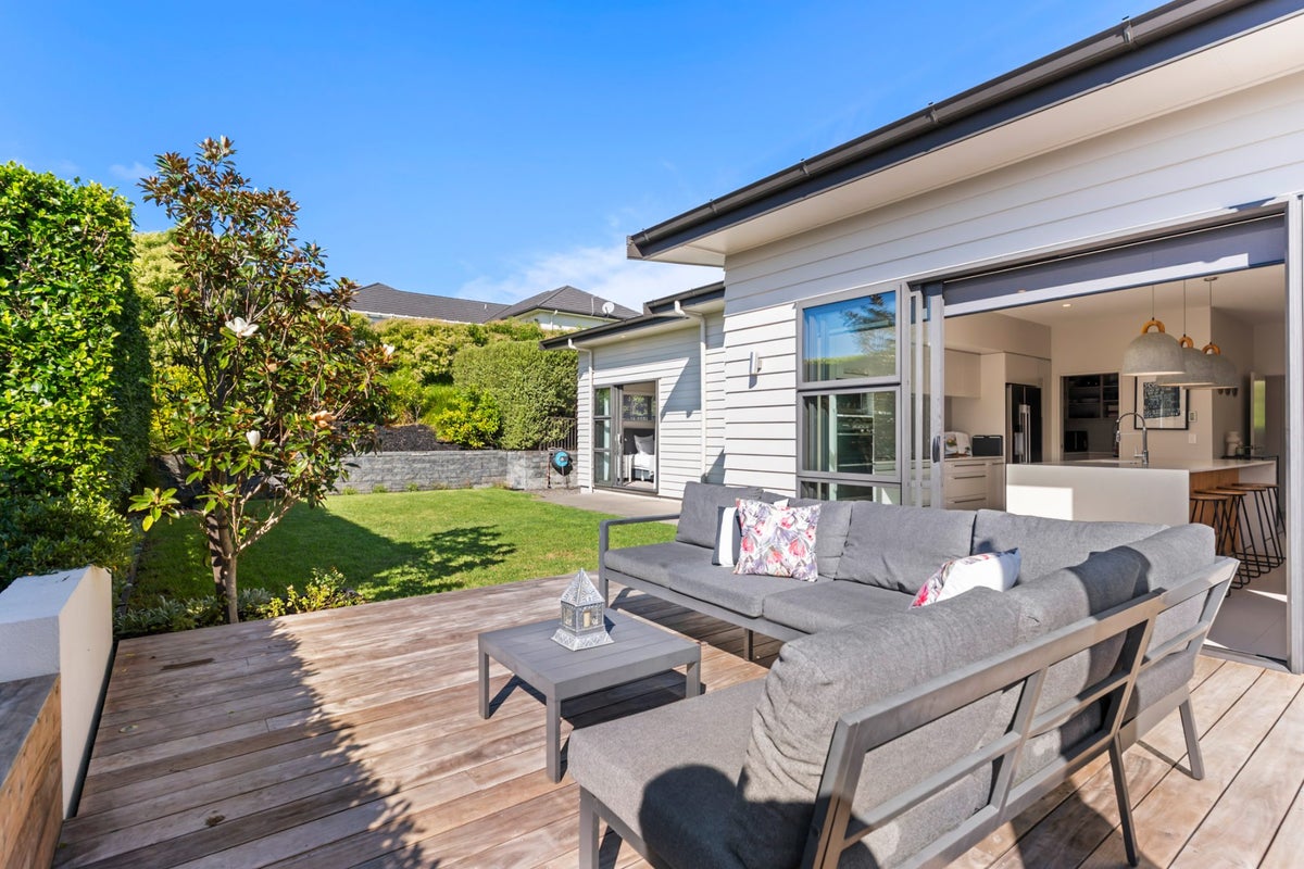 9 Kibblewhite Avenue, Beachlands, Auckland - Carousel 1