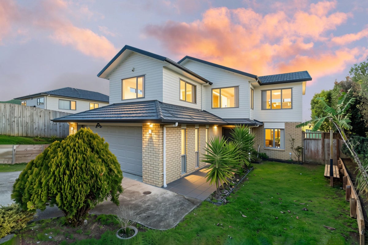 9 Staten Place, Mangere, Auckland - Carousel 1