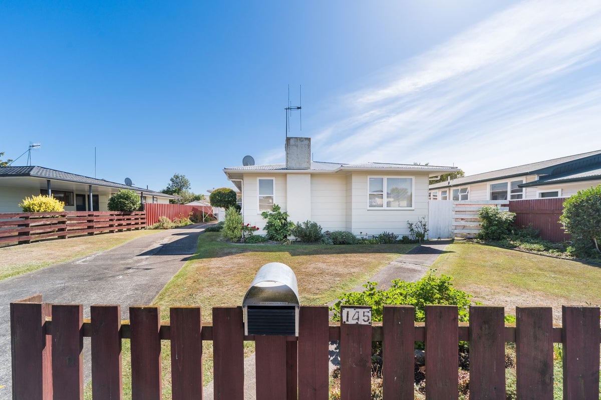 145 Tremaine Avenue, Westbrook, Palmerston North - Carousel 25